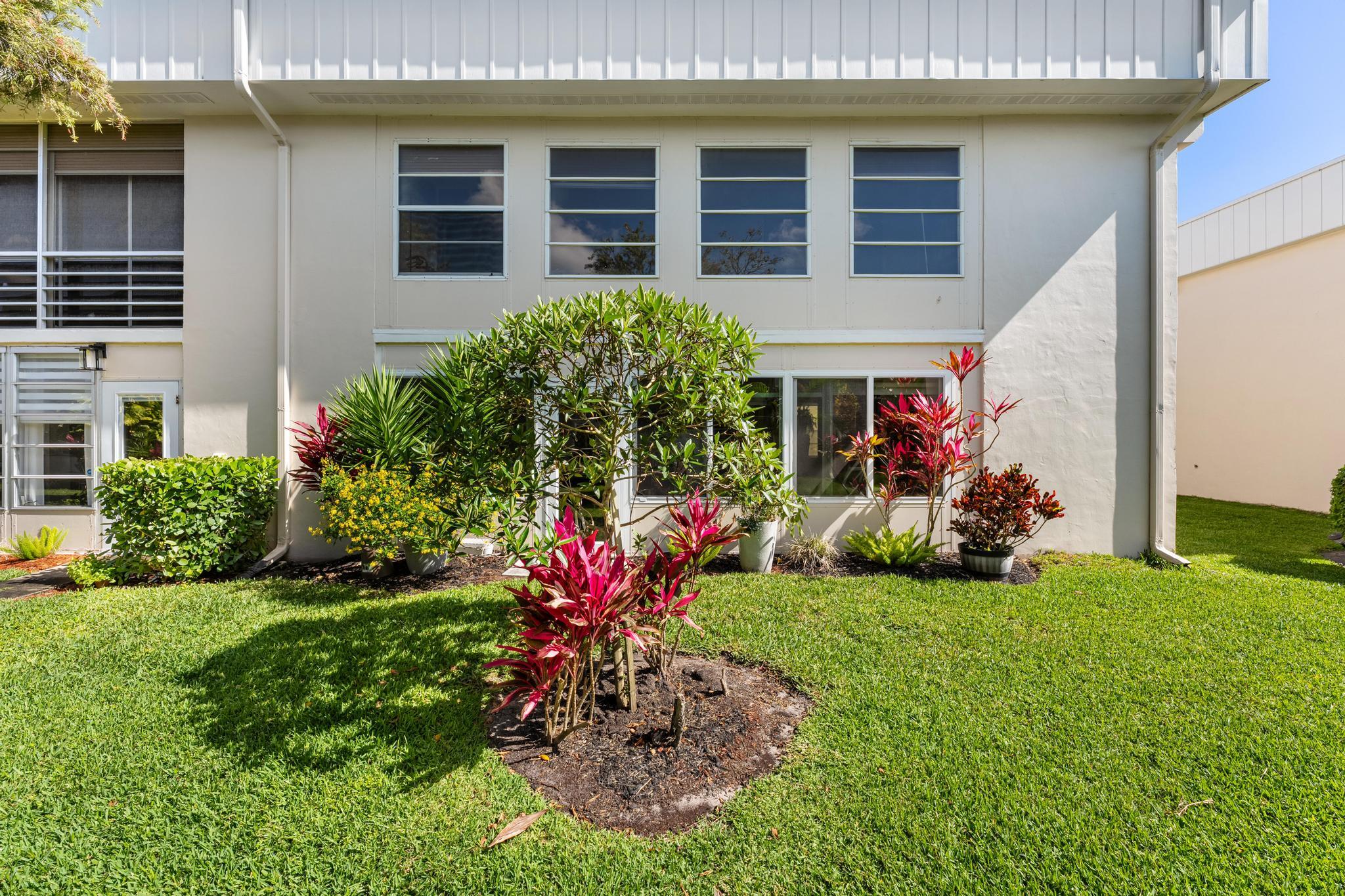 KINGS POINT CAPRI CONDOS - Residential