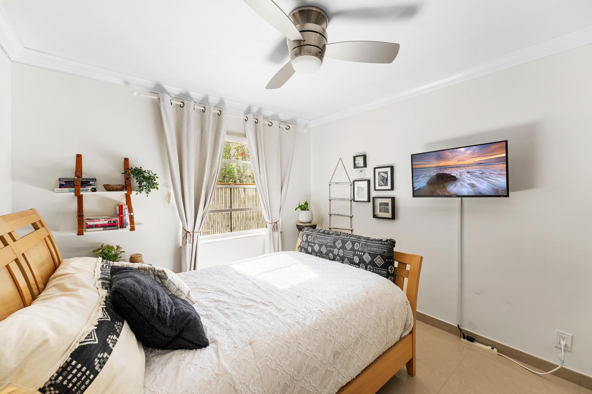 KINGS POINT CAPRI CONDOS - Residential