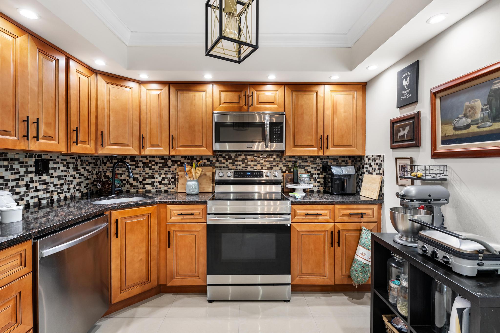 KINGS POINT CAPRI CONDOS - Residential