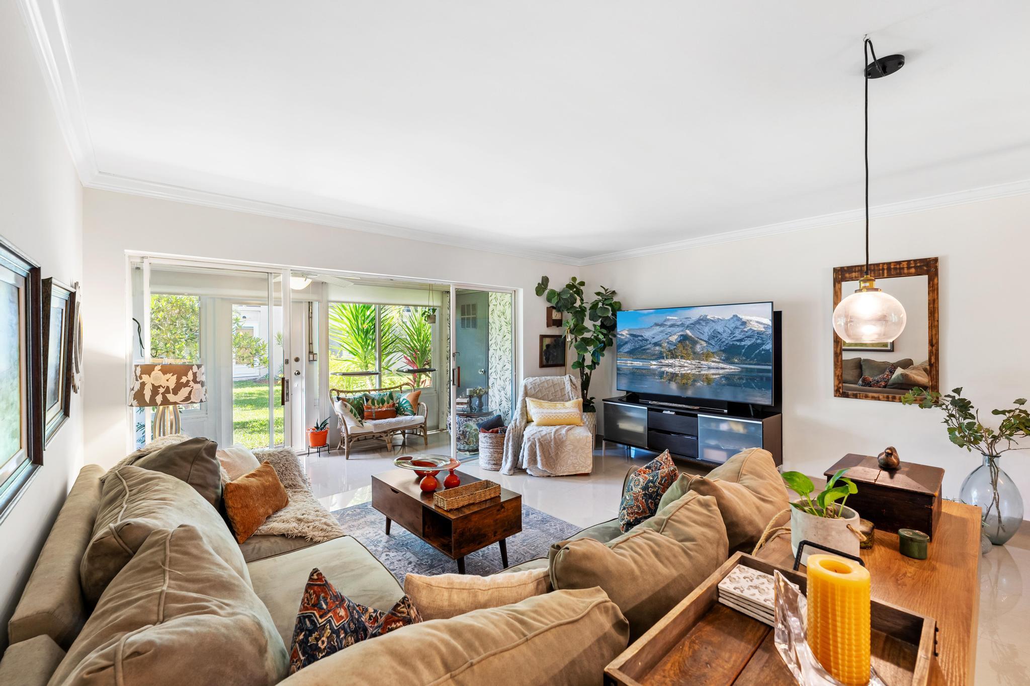 KINGS POINT CAPRI CONDOS - Residential