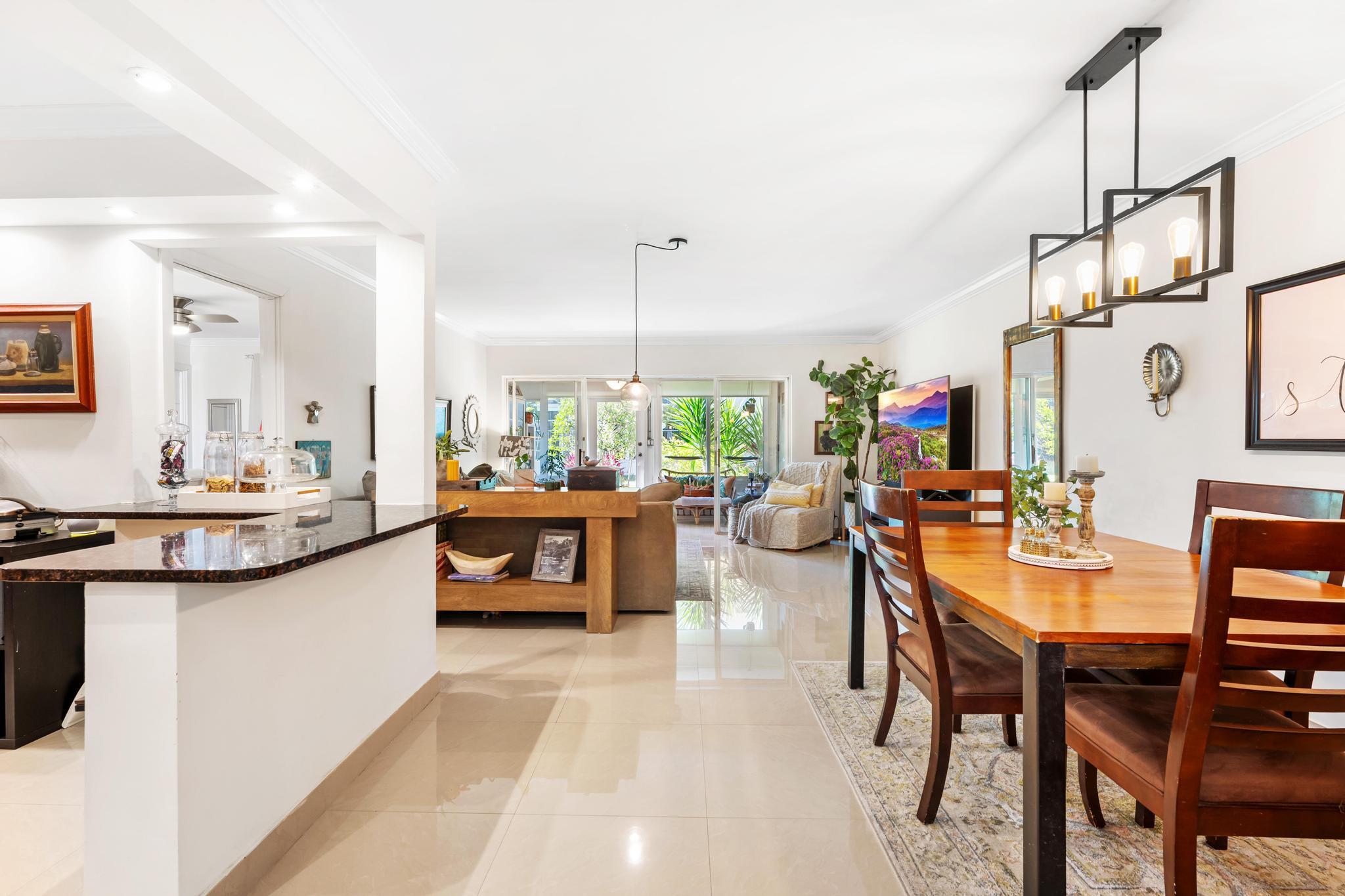 KINGS POINT CAPRI CONDOS - Residential