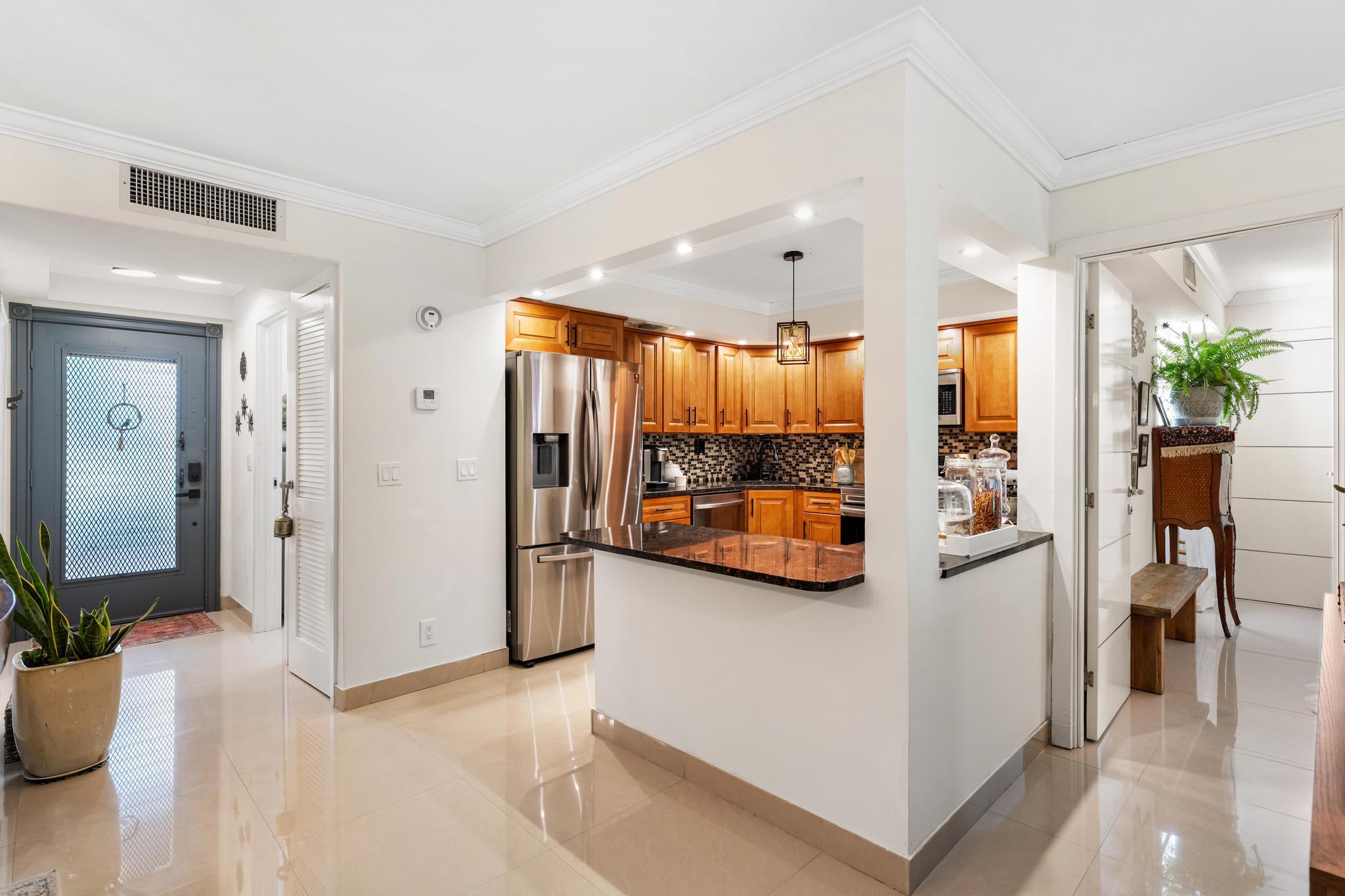 KINGS POINT CAPRI CONDOS - Residential
