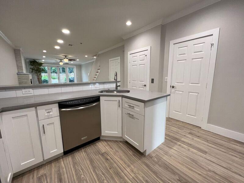 SILVER SHORES UNIT - Residential Lease