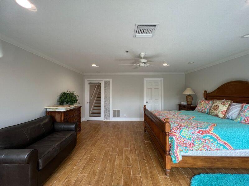 SILVER SHORES UNIT - Residential Lease