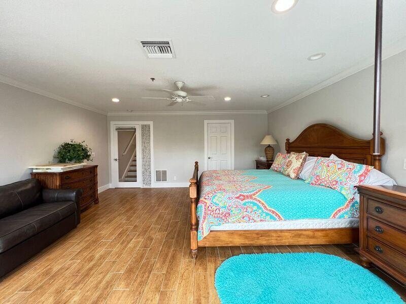 SILVER SHORES UNIT - Residential Lease