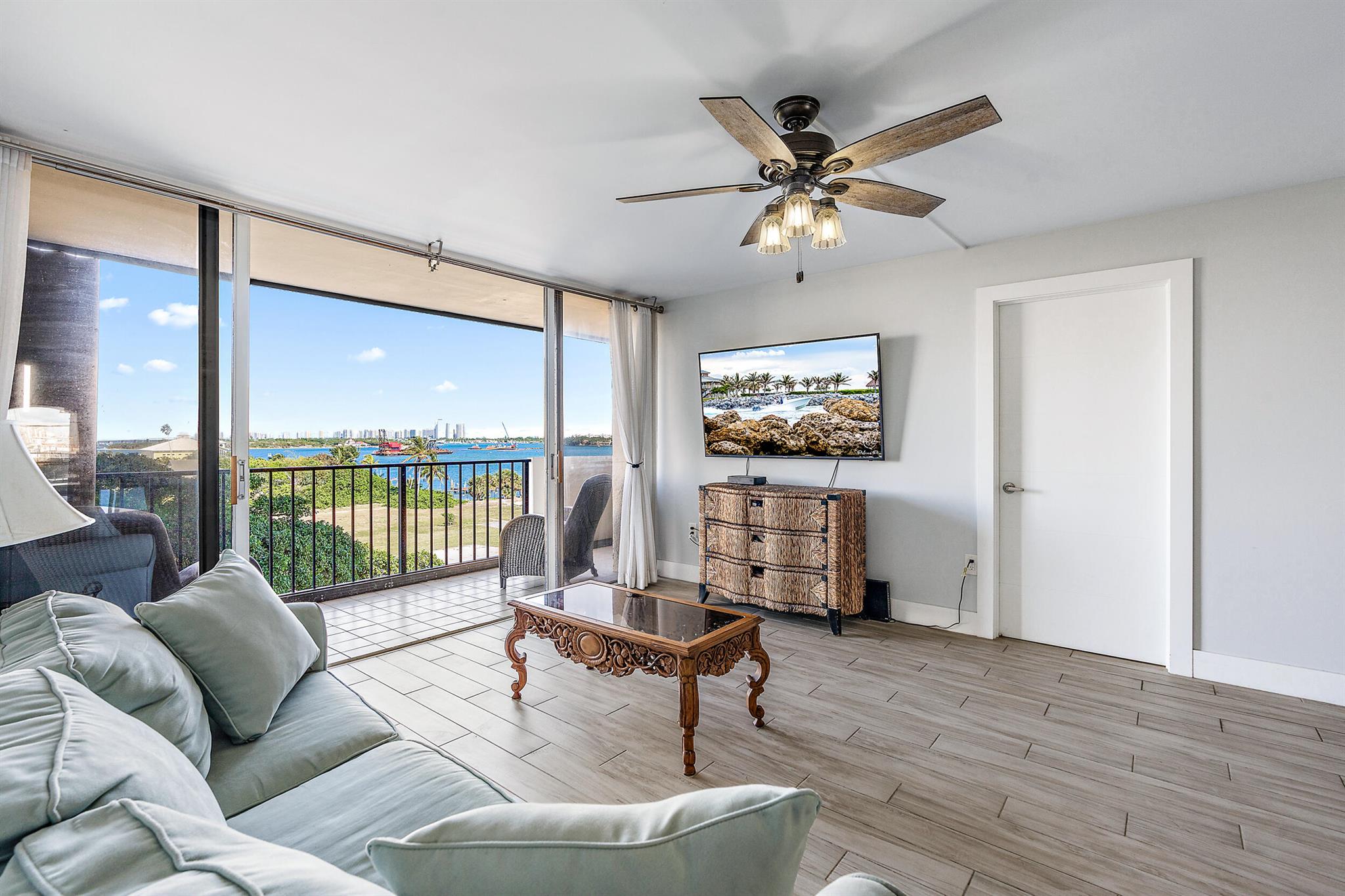 PALM BEACH HOUSE CONDO - Residential