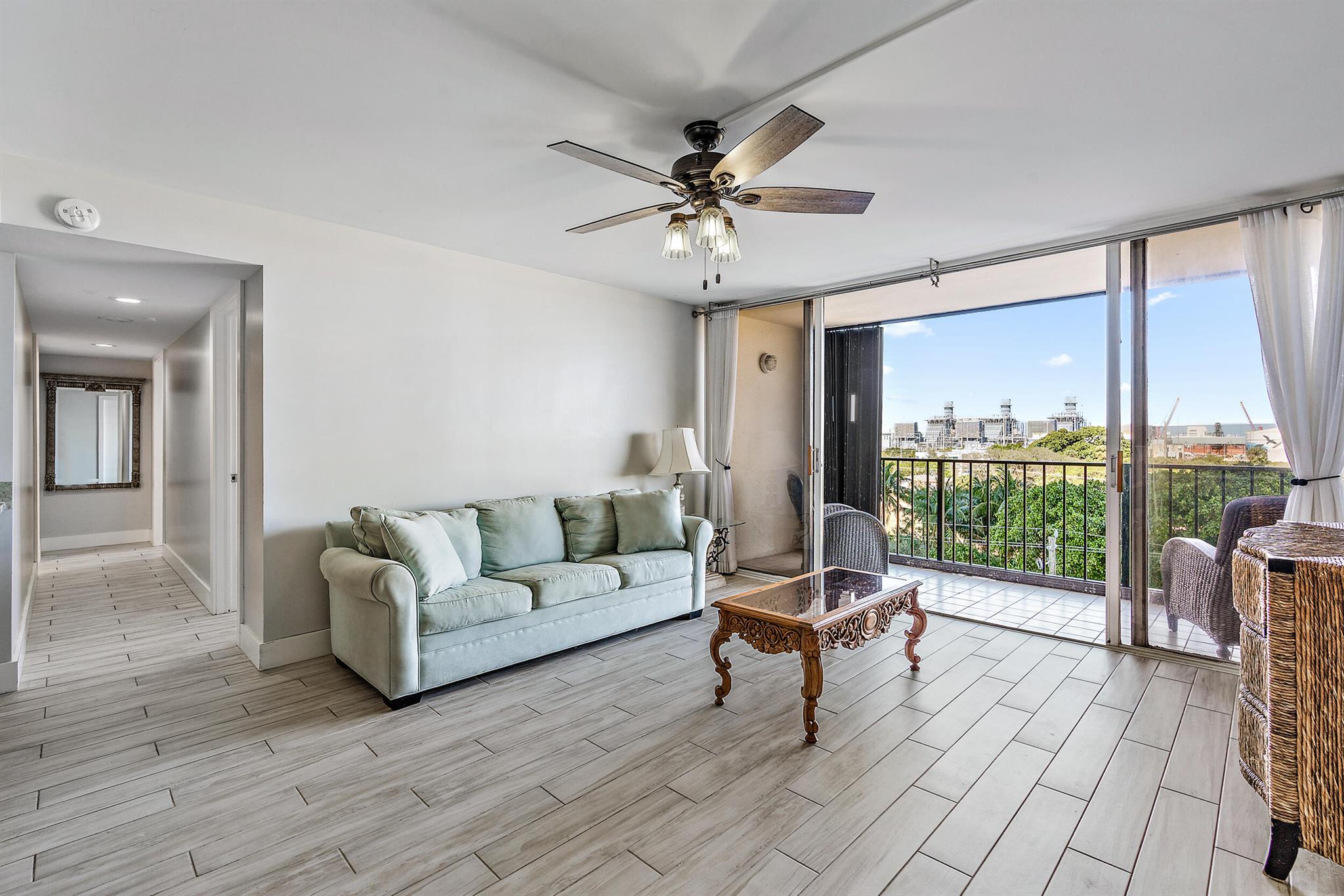 PALM BEACH HOUSE CONDO - Residential