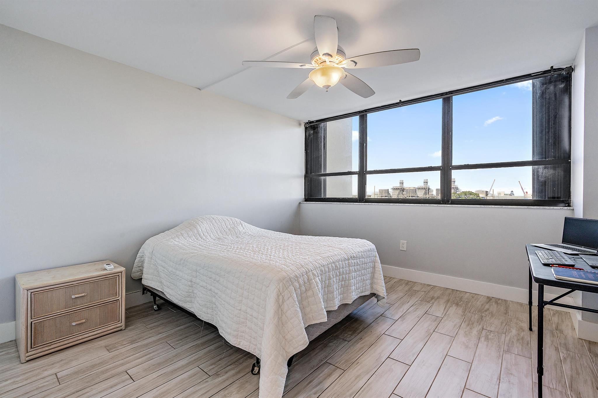 PALM BEACH HOUSE CONDO - Residential