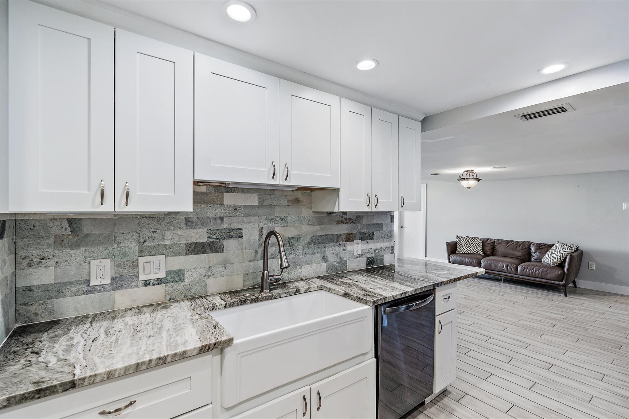 PALM BEACH HOUSE CONDO - Residential