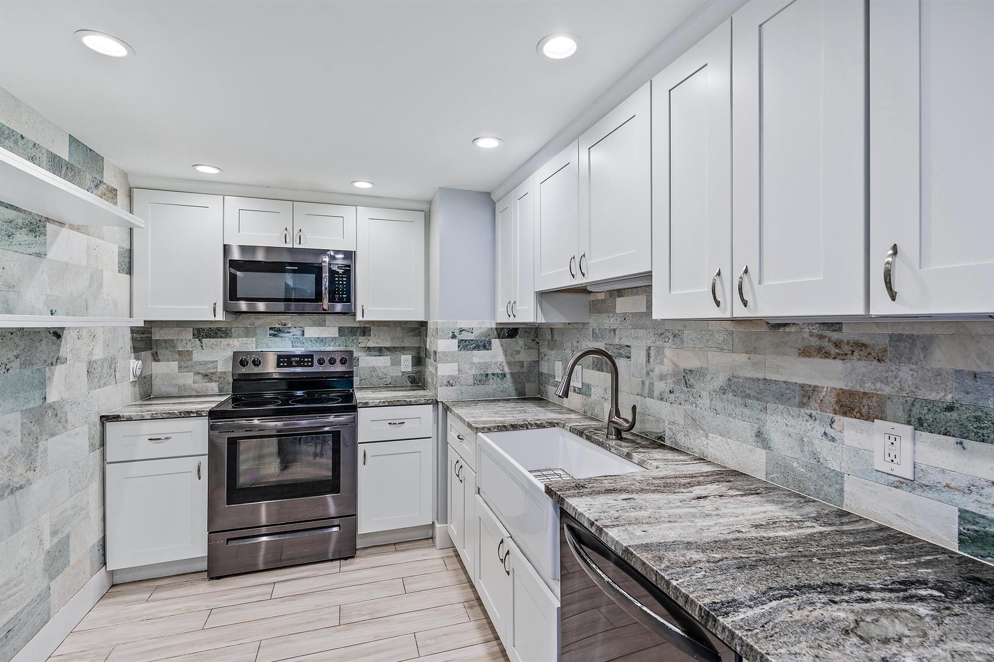 PALM BEACH HOUSE CONDO - Residential