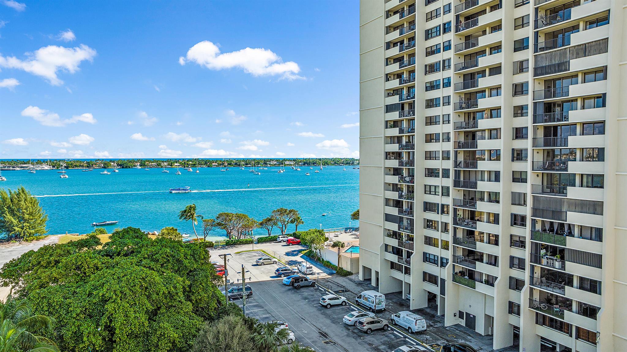 PALM BEACH HOUSE CONDO - Residential