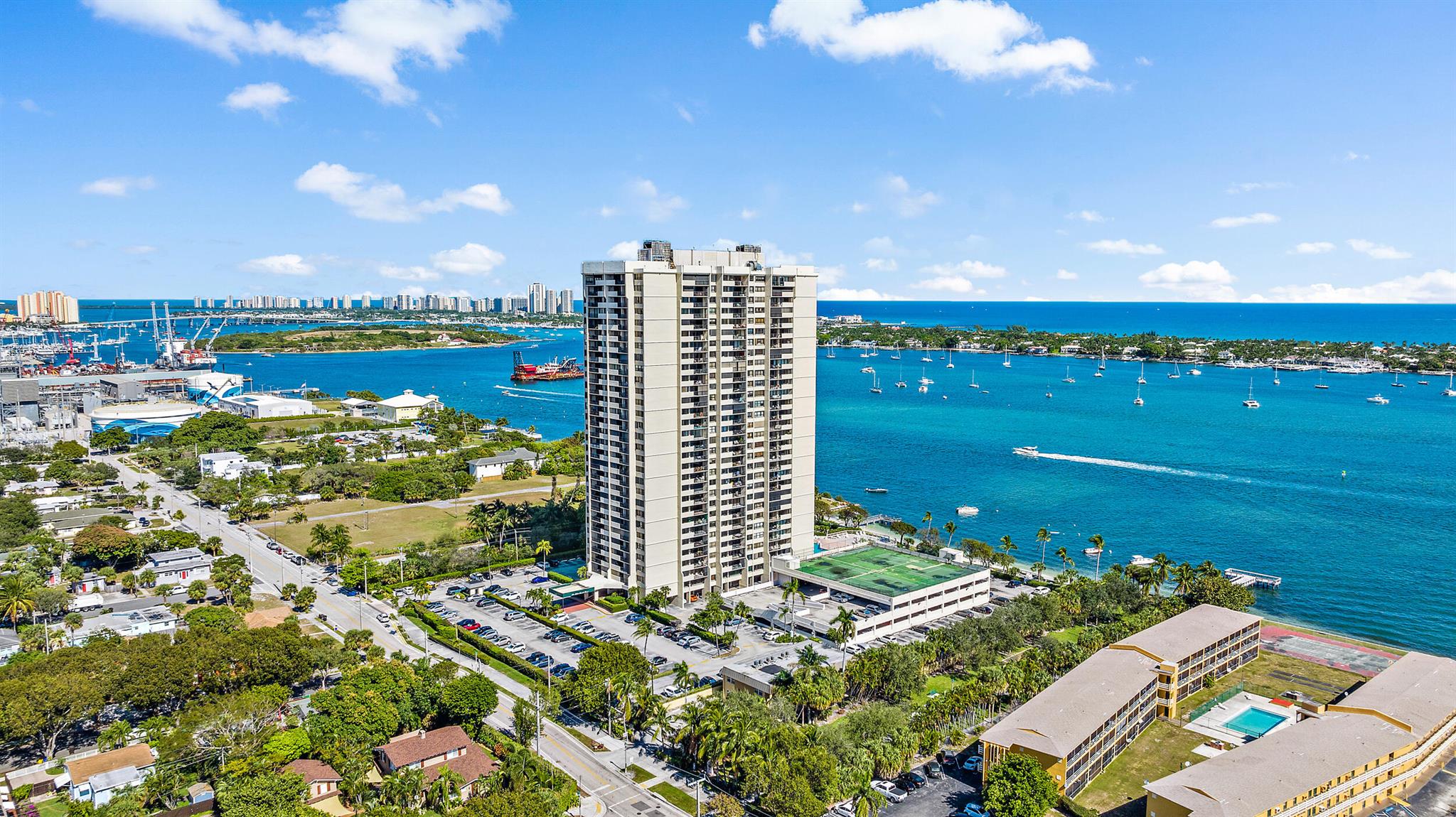 PALM BEACH HOUSE CONDO - Residential