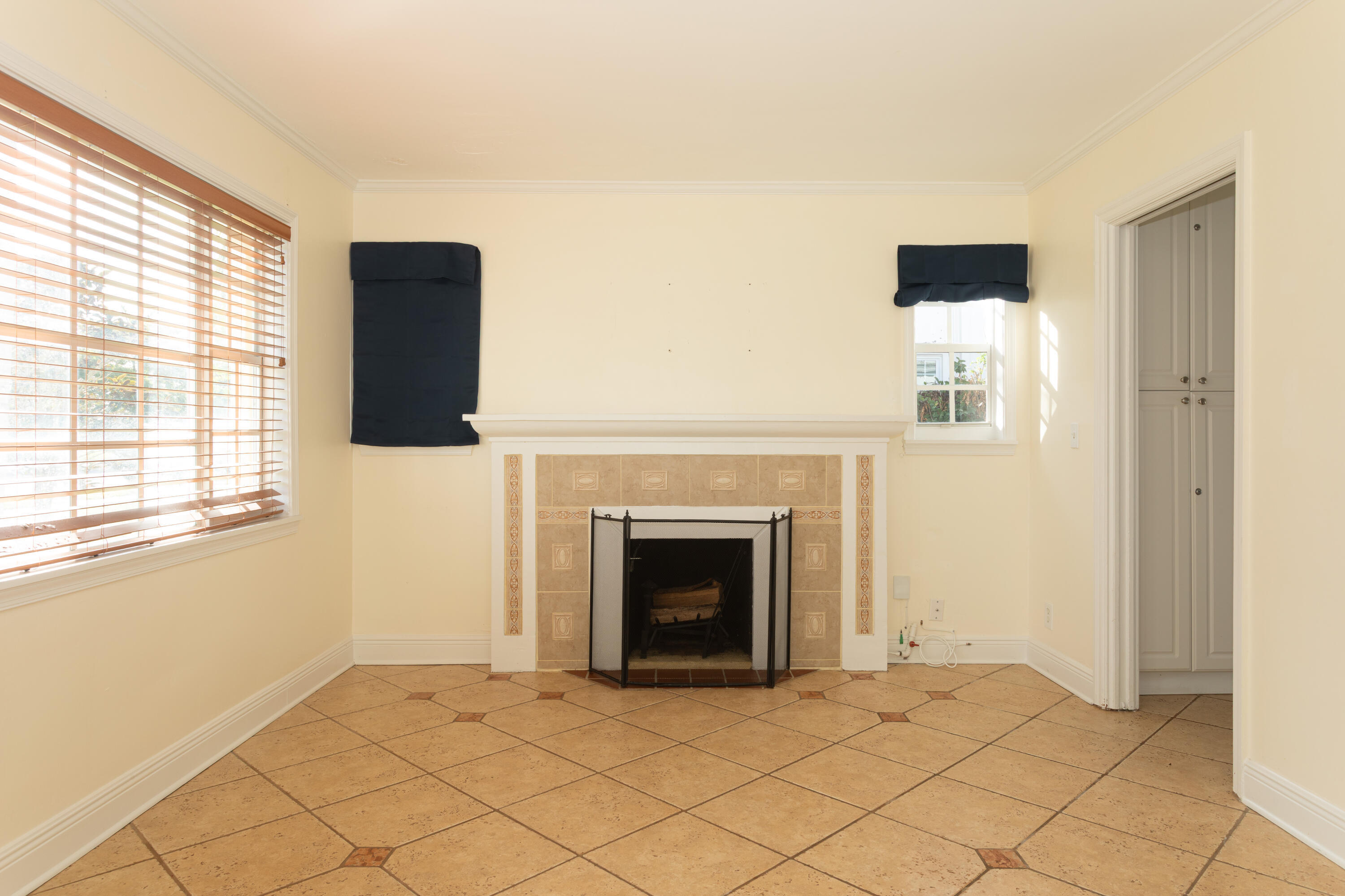 TOLEDO IN - Residential Lease