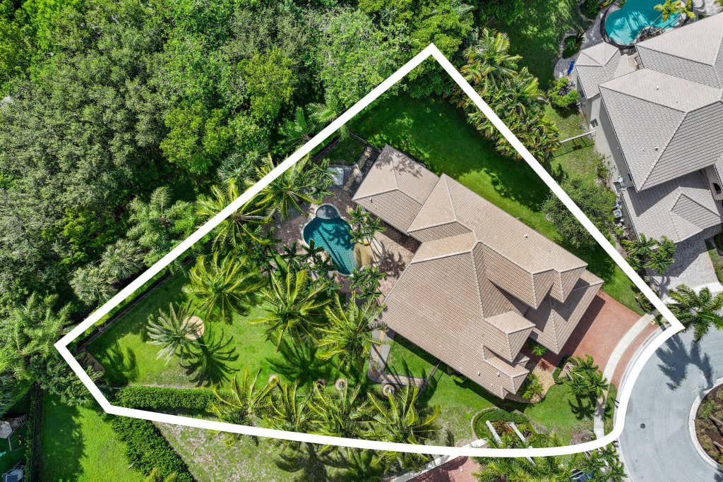Photo of 8922 Raven Rock Court, Boynton Beach, FL 33473 (MLS # R11103841)