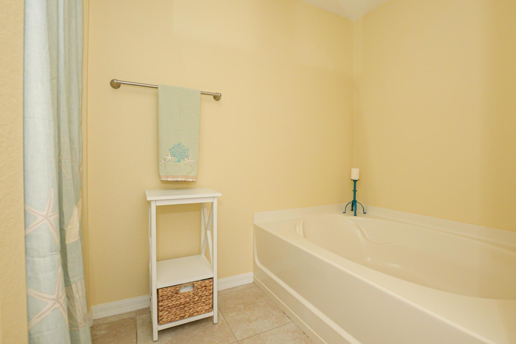 LINKSIDE AT GATOR TRACE B - Residential