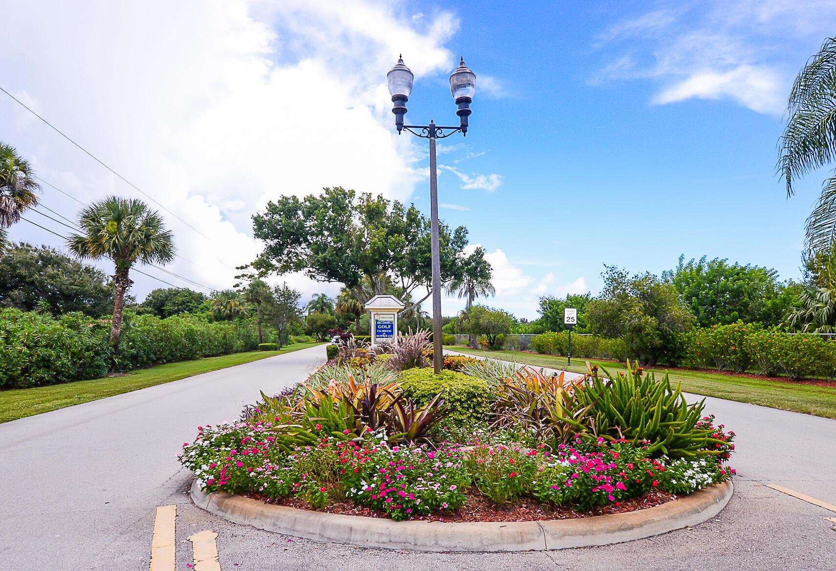 LINKSIDE AT GATOR TRACE B - Residential