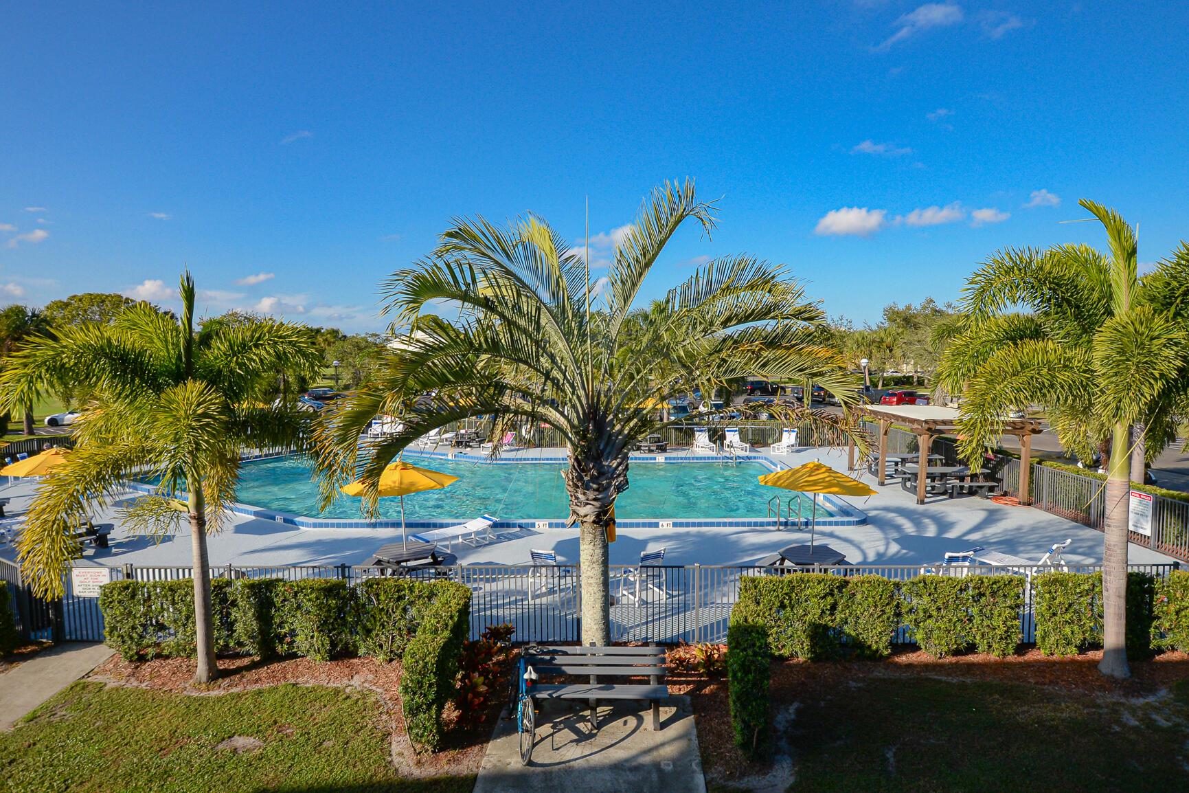 LINKSIDE AT GATOR TRACE B - Residential