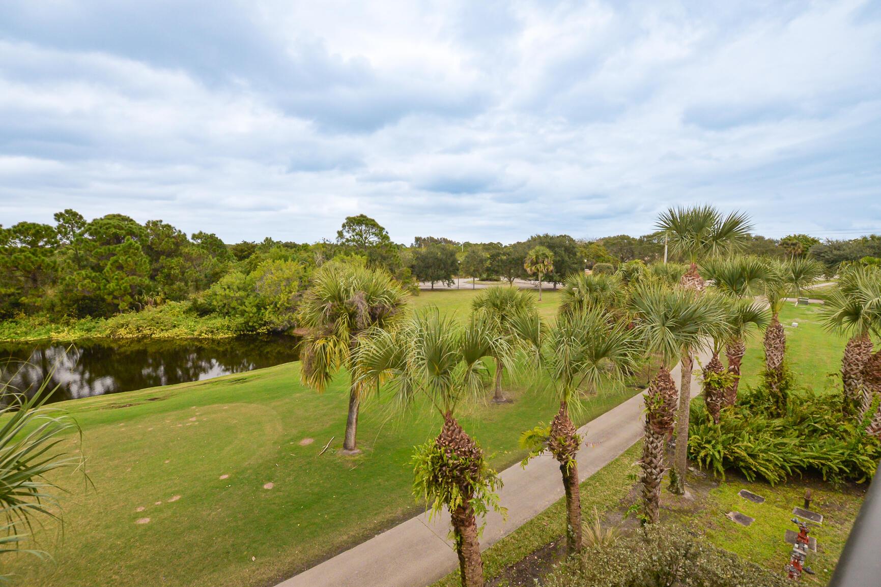 LINKSIDE AT GATOR TRACE B - Residential