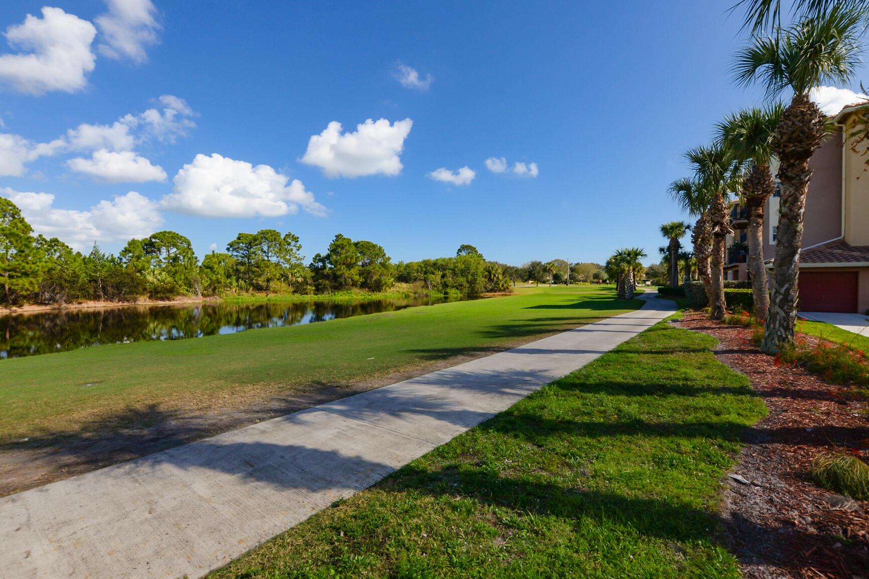 LINKSIDE AT GATOR TRACE B - Residential