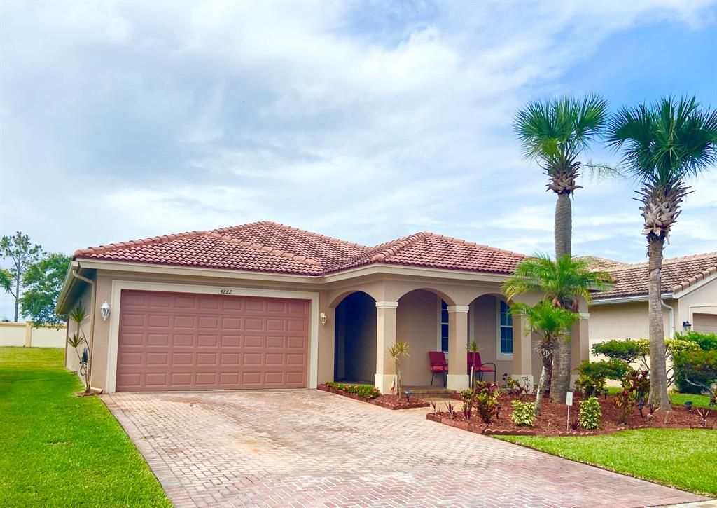 Photo of 4222 Aberfoyle Avenue, Fort Pierce, FL 34947 (MLS # R10720937)