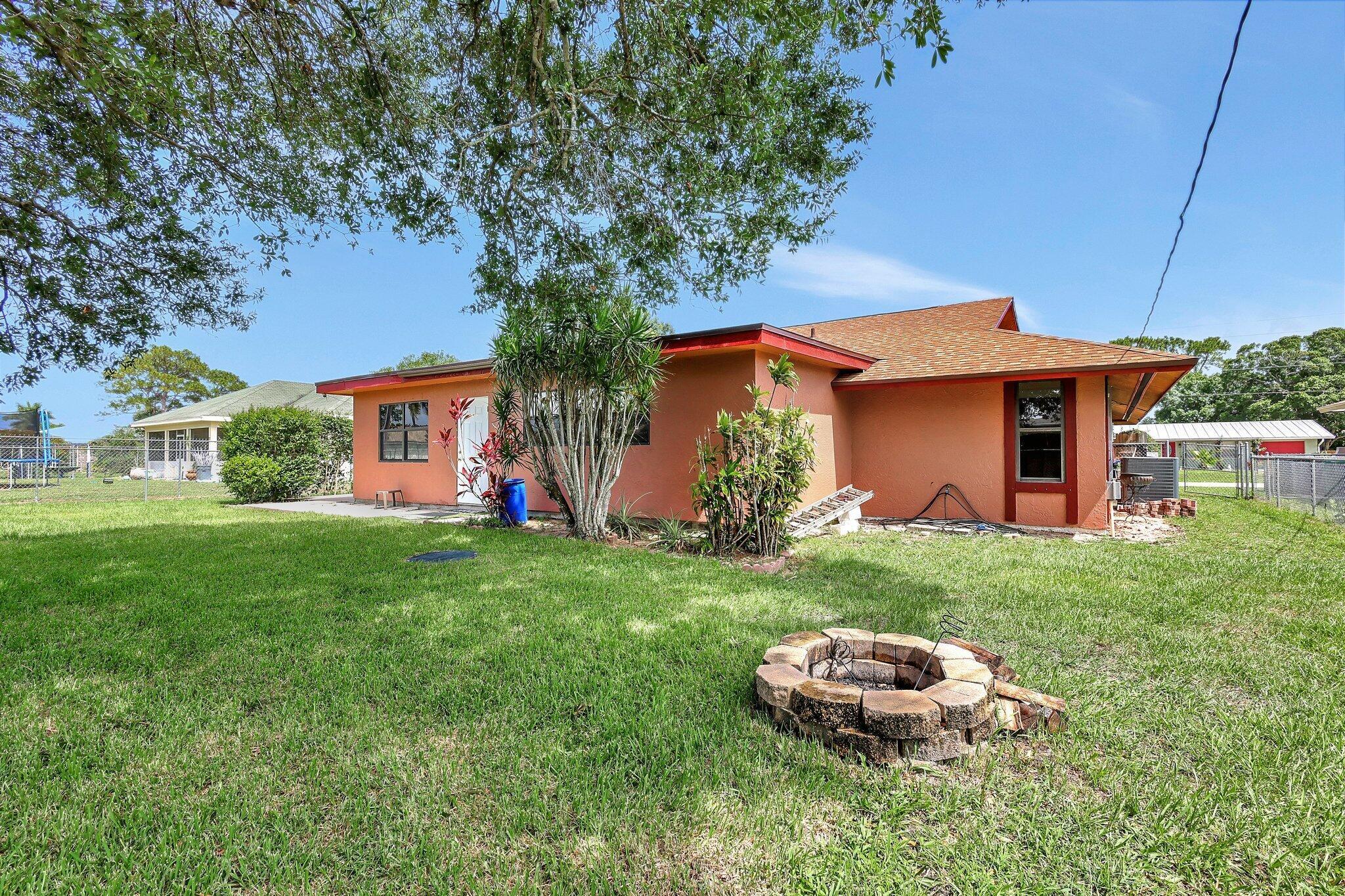 PORT ST LUCIE SECTION 24 - Residential Lease