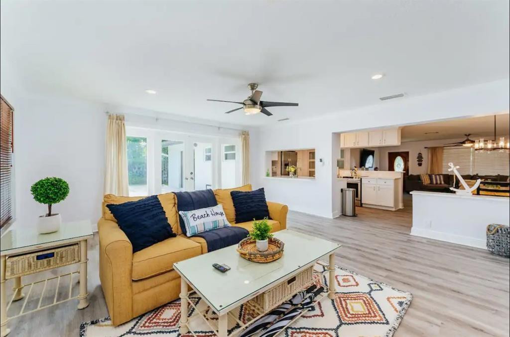 CORAL KEY VILLAS 2ND SEC - Residential