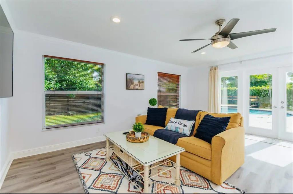 CORAL KEY VILLAS 2ND SEC - Residential