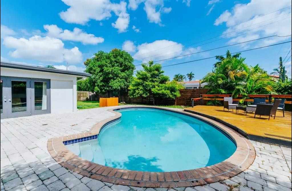 CORAL KEY VILLAS 2ND SEC - Residential