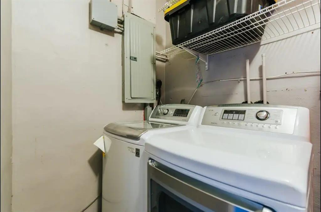 CORAL KEY VILLAS 2ND SEC - Residential