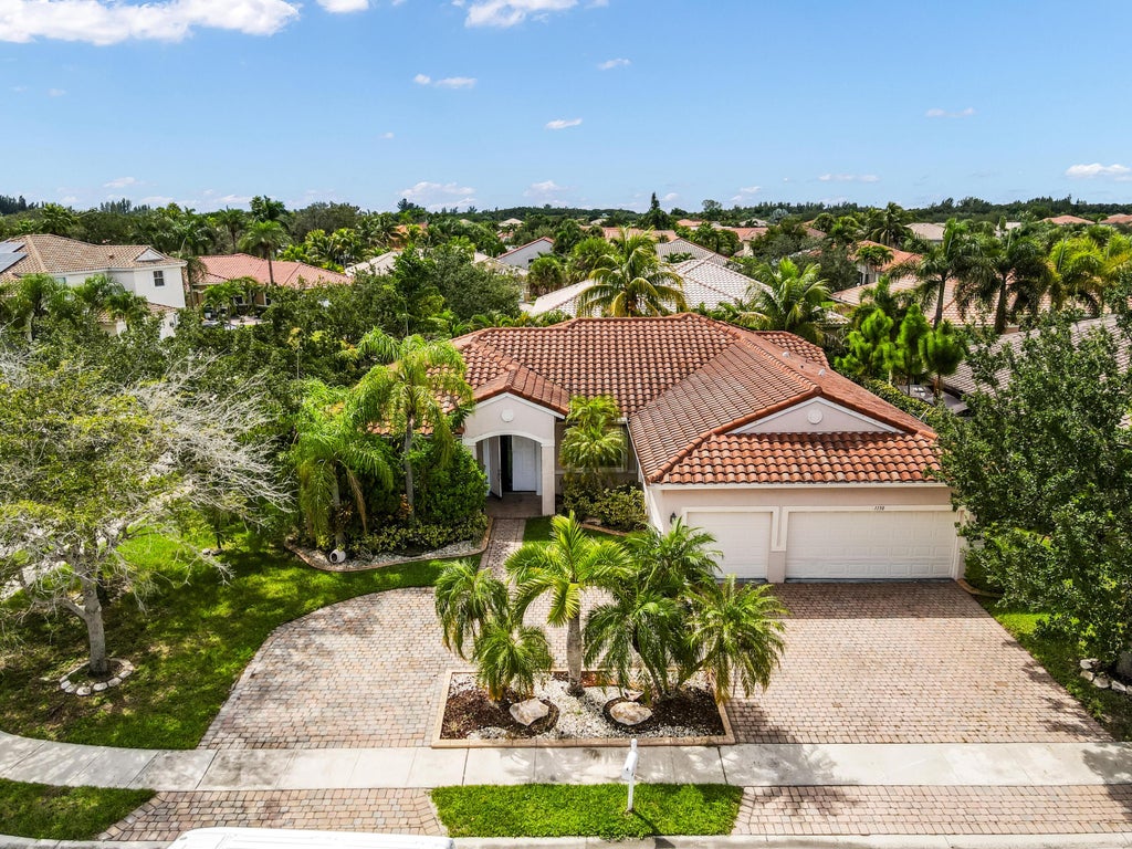 Photo of 1150 SW 189TH Avenue, Pembroke Pines, FL 33029 (MLS # B26074179)