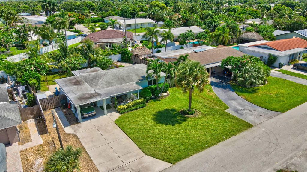 Photo of 229 NE 26th Street, Boca Raton, FL 33431 (MLS # R10908557)