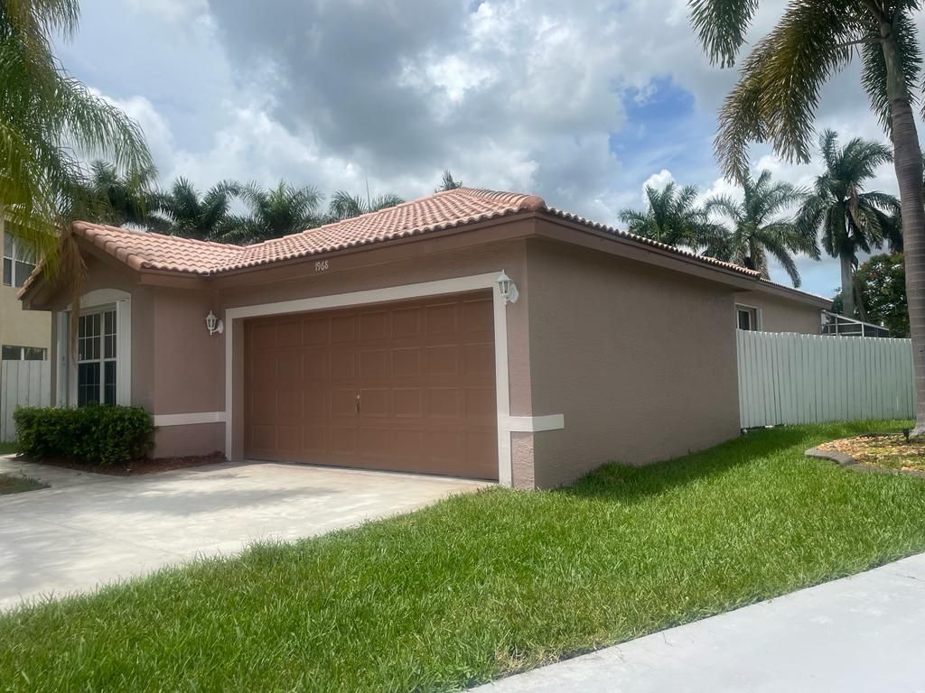 Photo of 1968 SW 177th Avenue, Miramar, FL 33029 (MLS # B26024061)