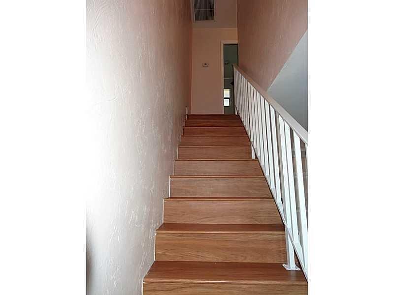 Lauderdale Park 6-33 1/2 - Residential Lease