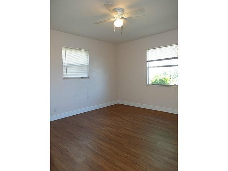 Lauderdale Park 6-33 1/2 - Residential Lease