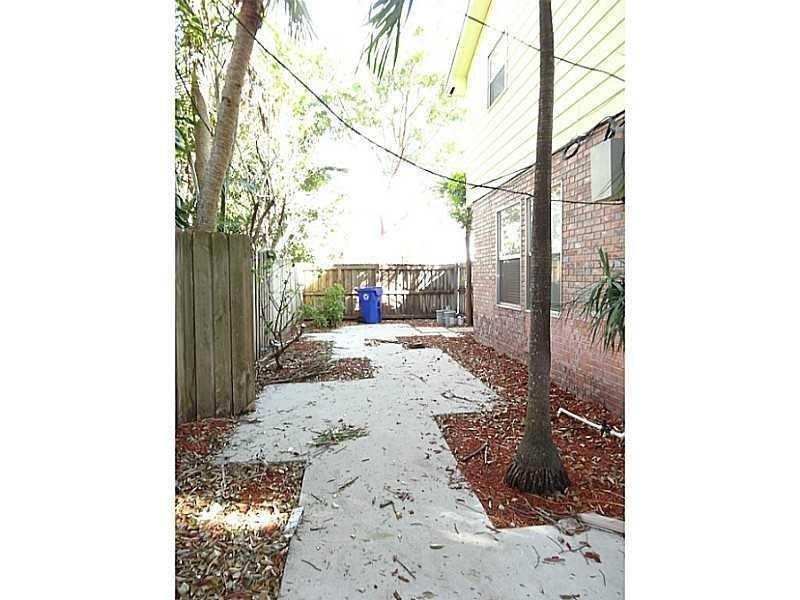 Lauderdale Park 6-33 1/2 - Residential Lease