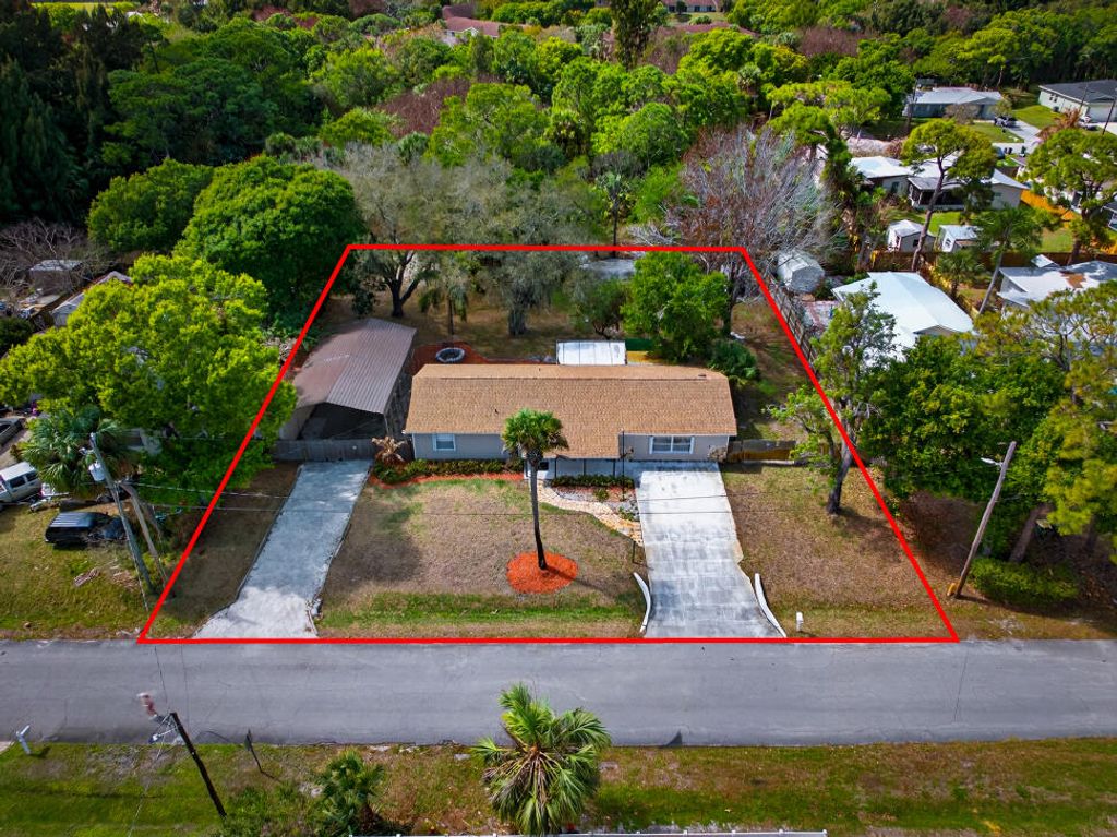 Photo of 2927 Admiral Street, Fort Pierce, FL 34982 (MLS # R11168662)