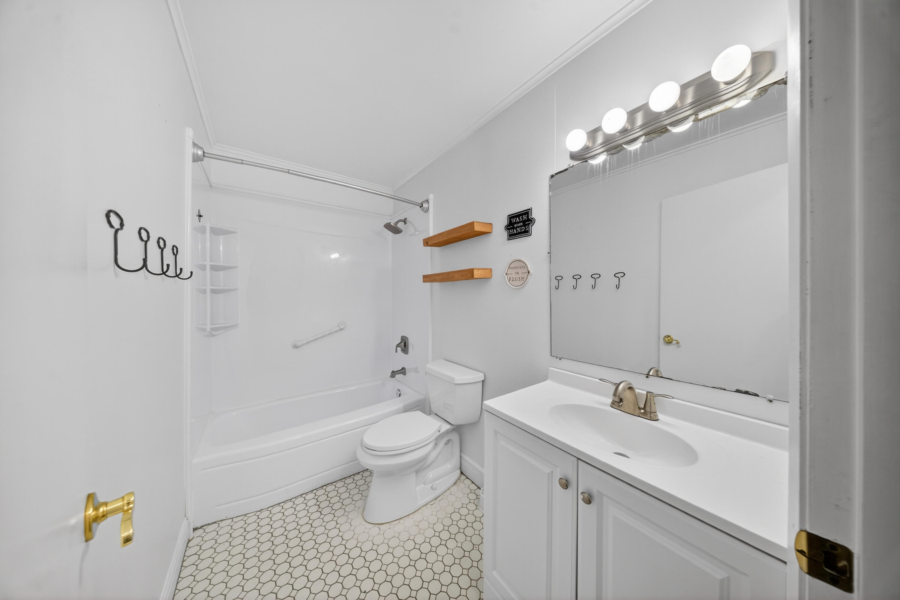 MARAVILLA PLAZA - Residential