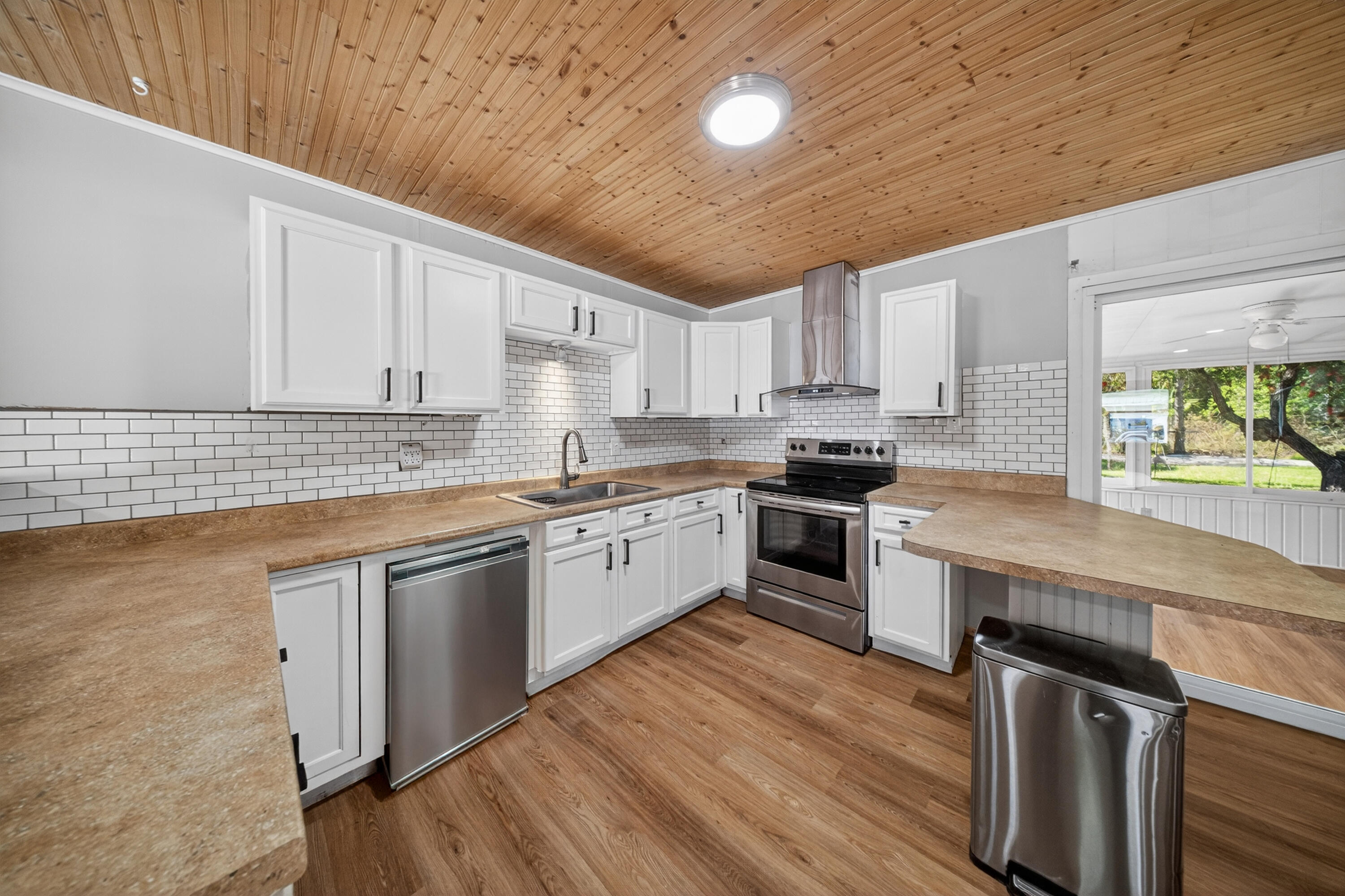 MARAVILLA PLAZA - Residential