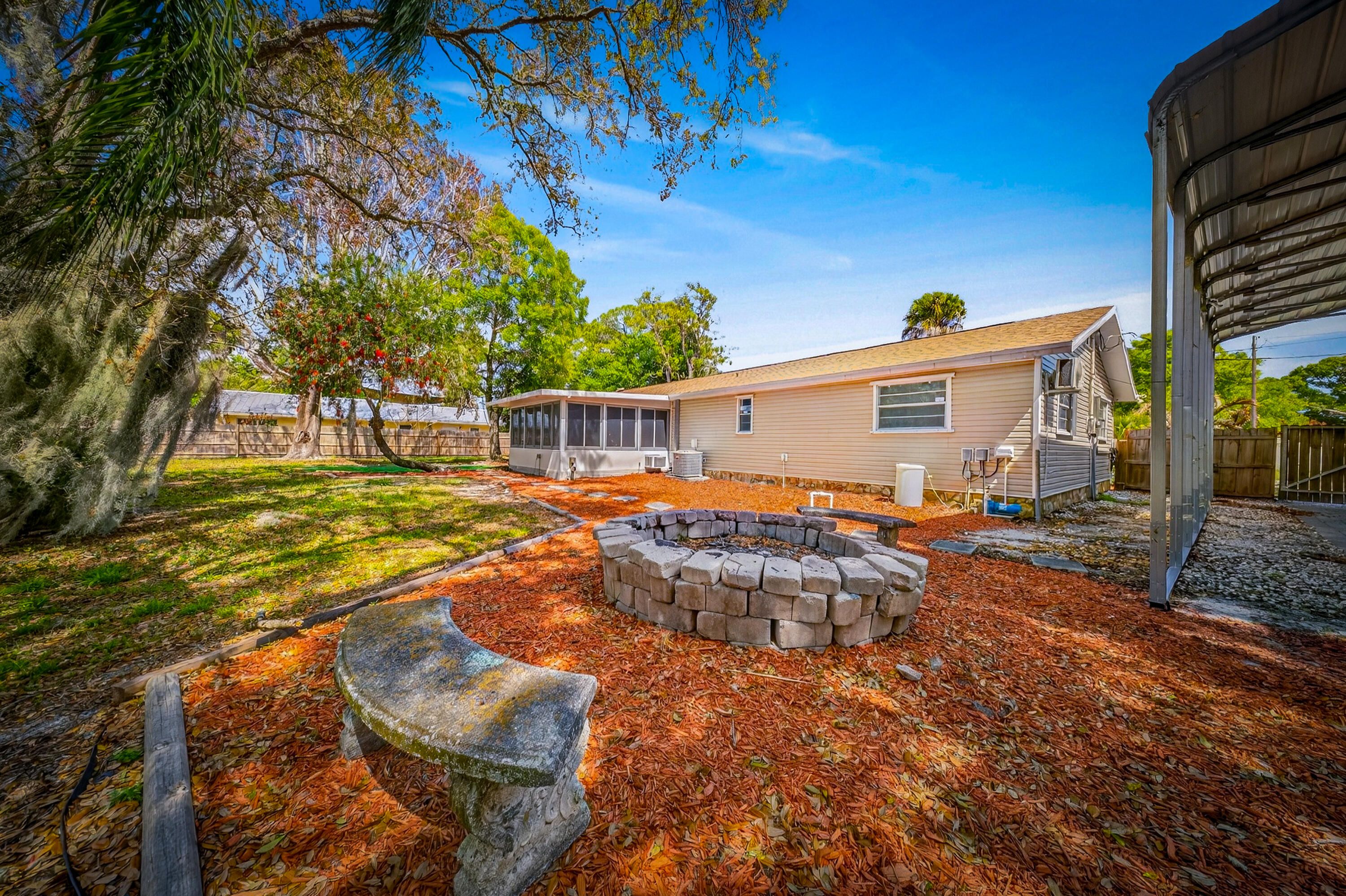 MARAVILLA PLAZA - Residential