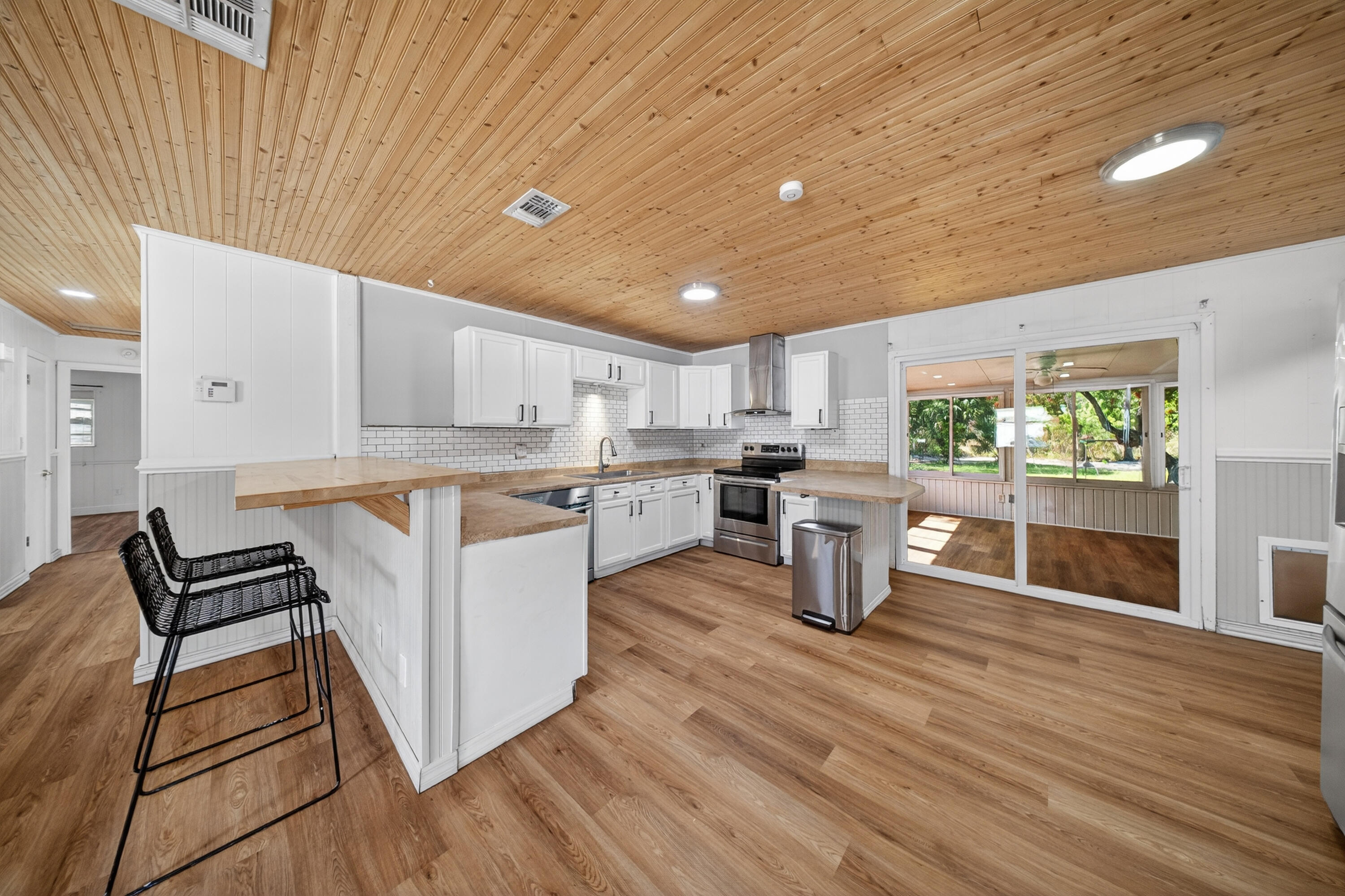 MARAVILLA PLAZA - Residential