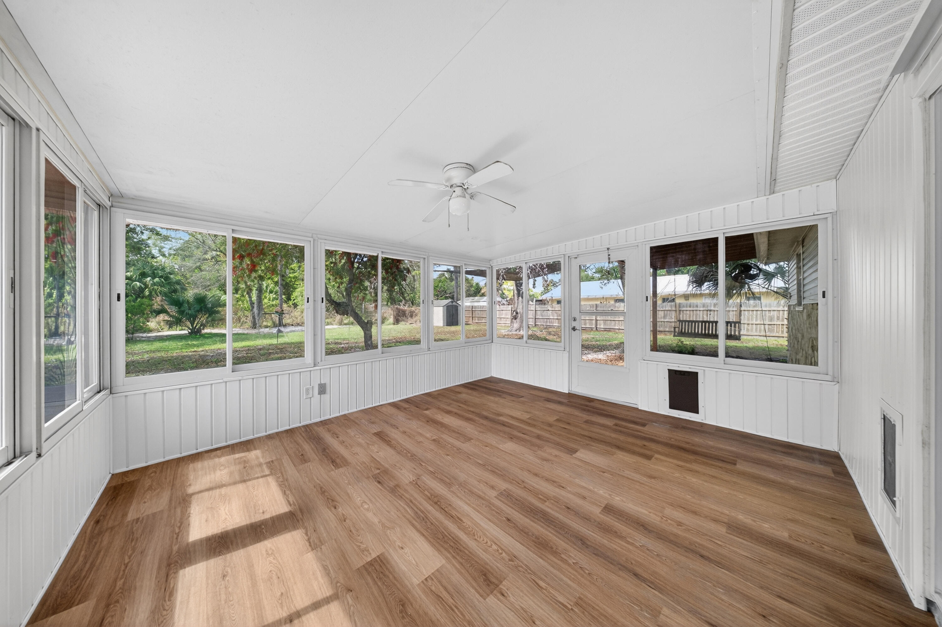 MARAVILLA PLAZA - Residential