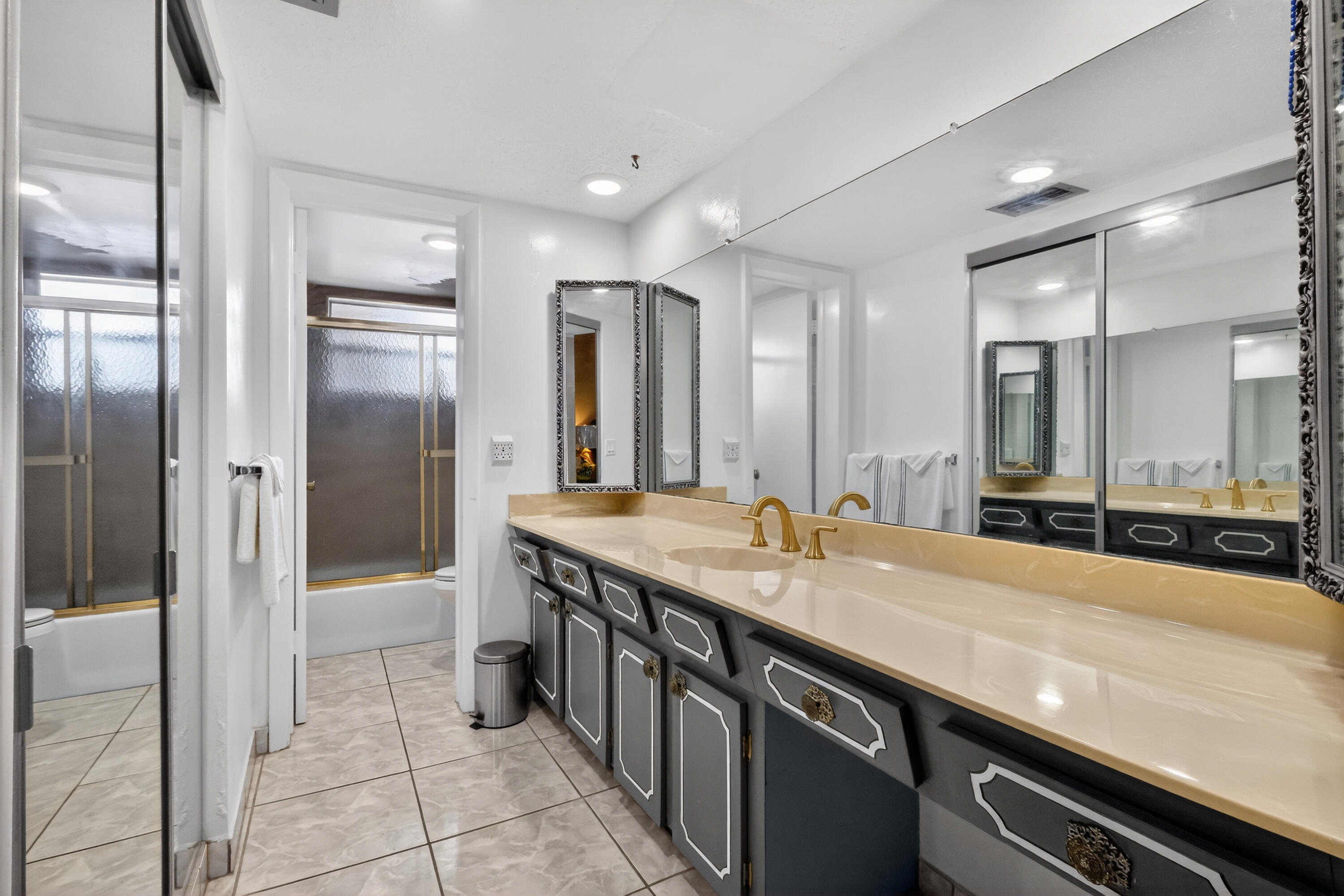 TOPAZ SOUTH CONDO - Residential