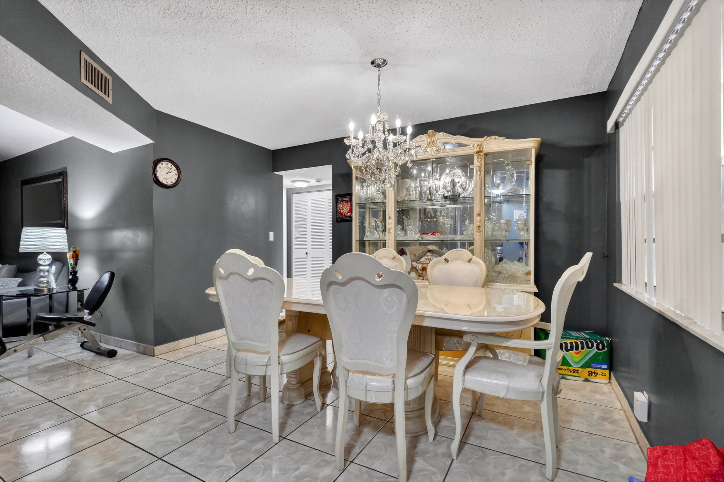 3990 NW 42nd Avenue Apt 304