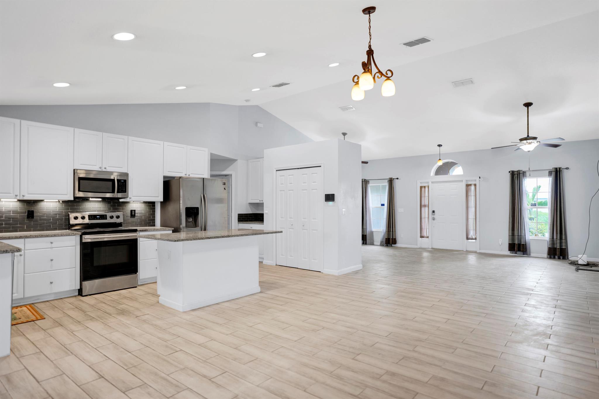 PORT ST LUCIE SECTION 35 - Residential Lease