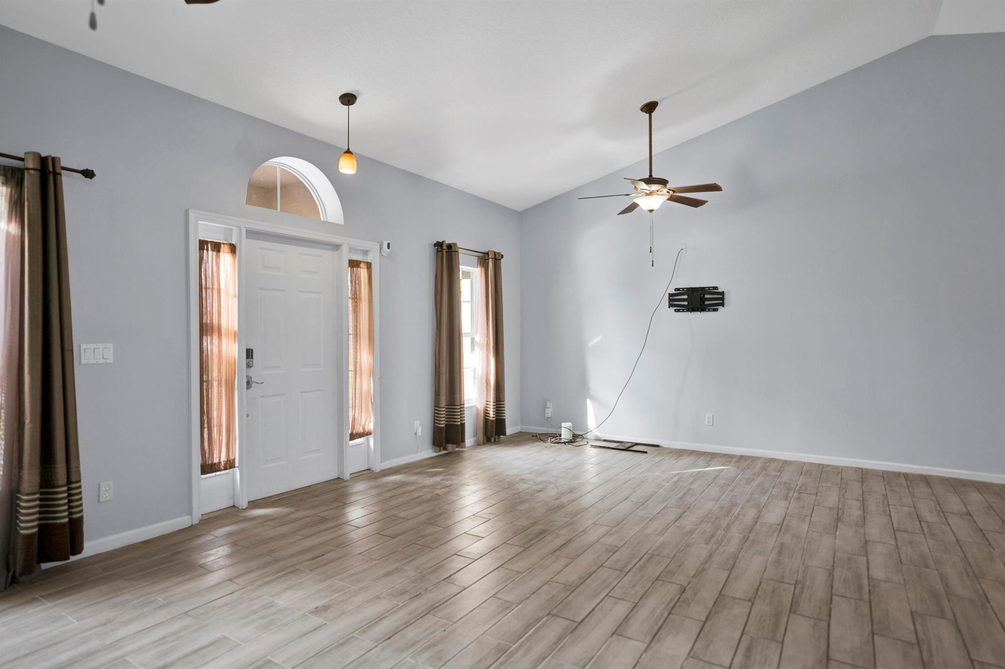 PORT ST LUCIE SECTION 35 - Residential Lease