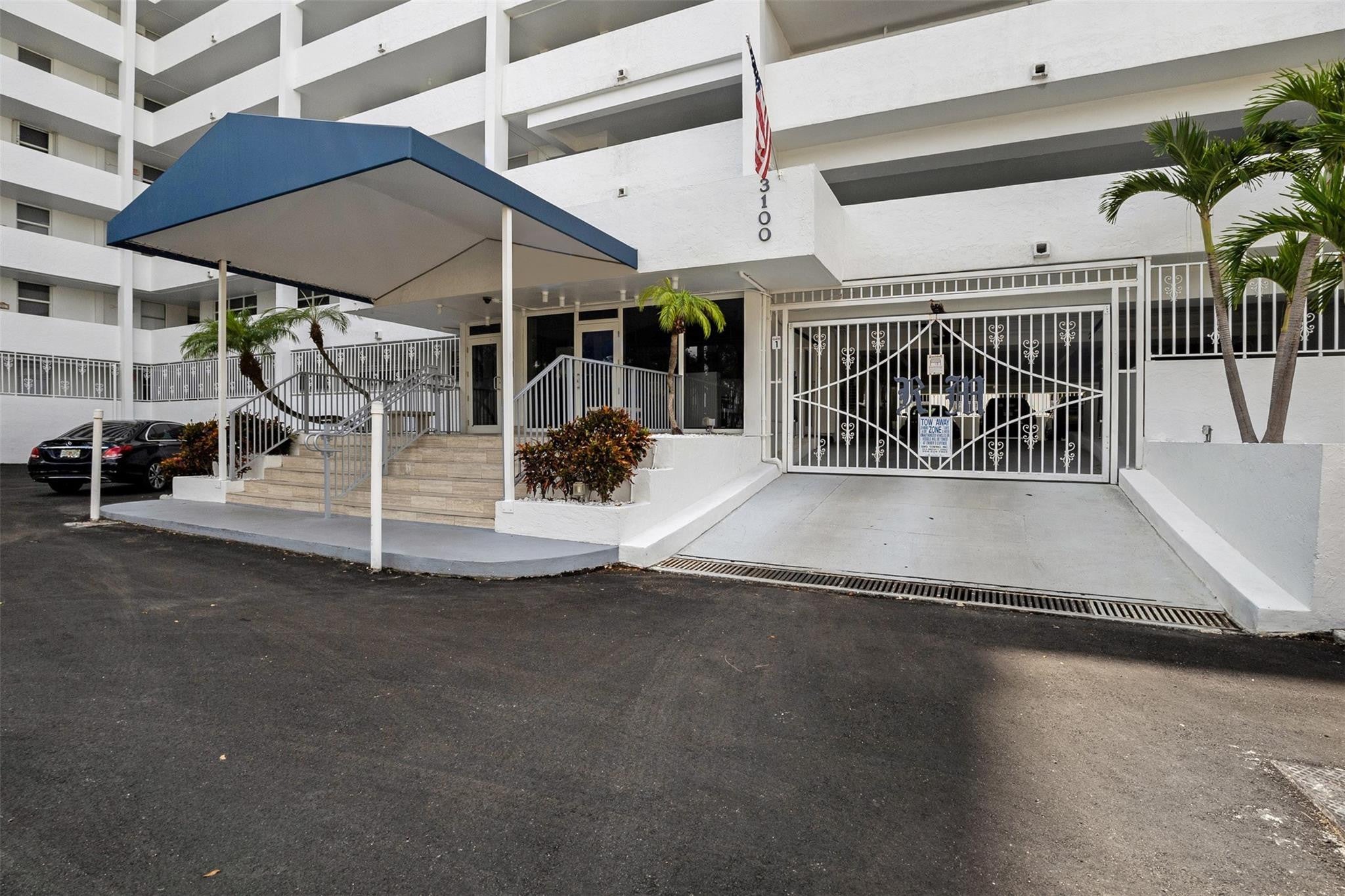 3100 NE 49TH Street 1105