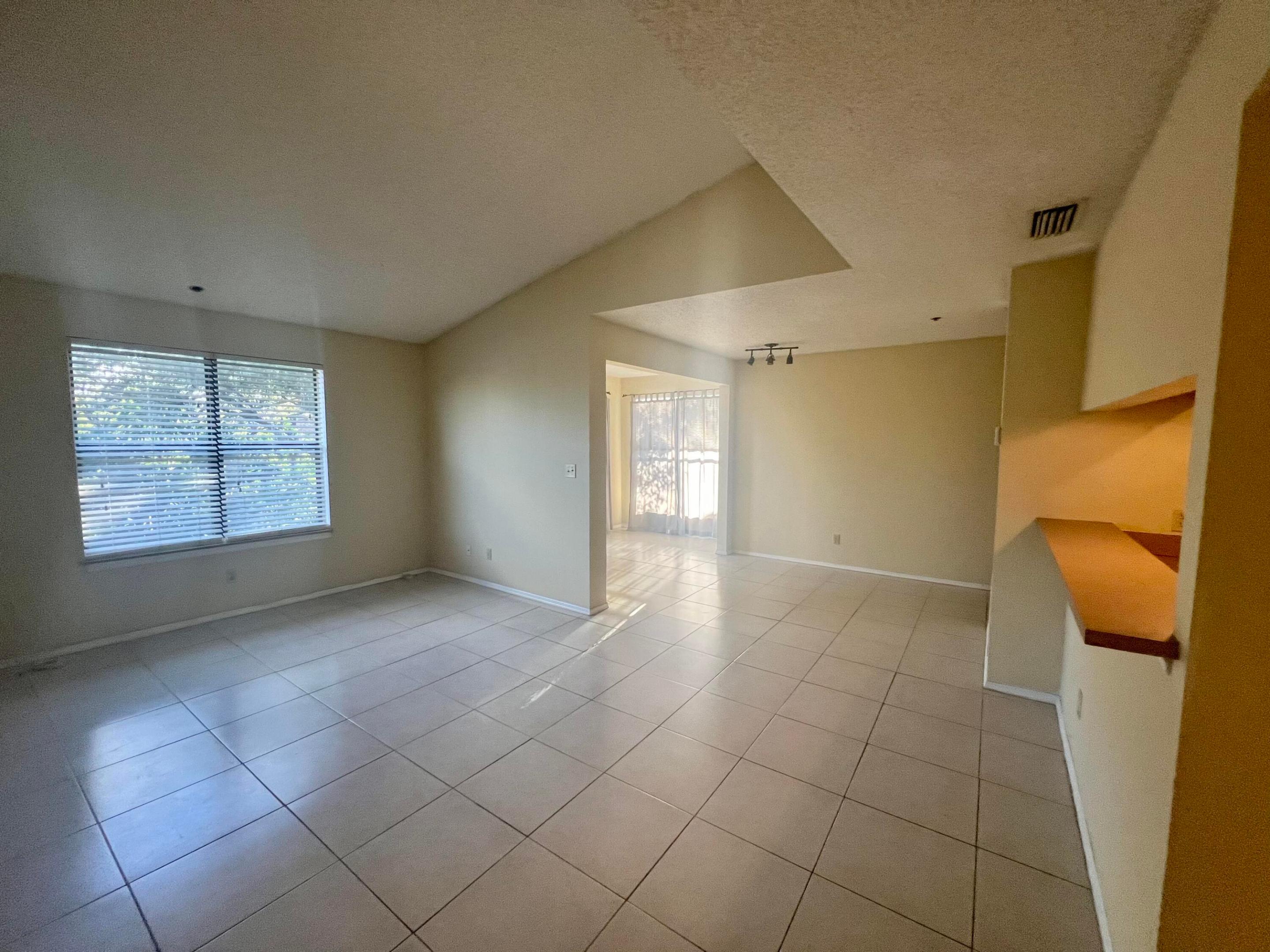 2301 N Congress Avenue 32