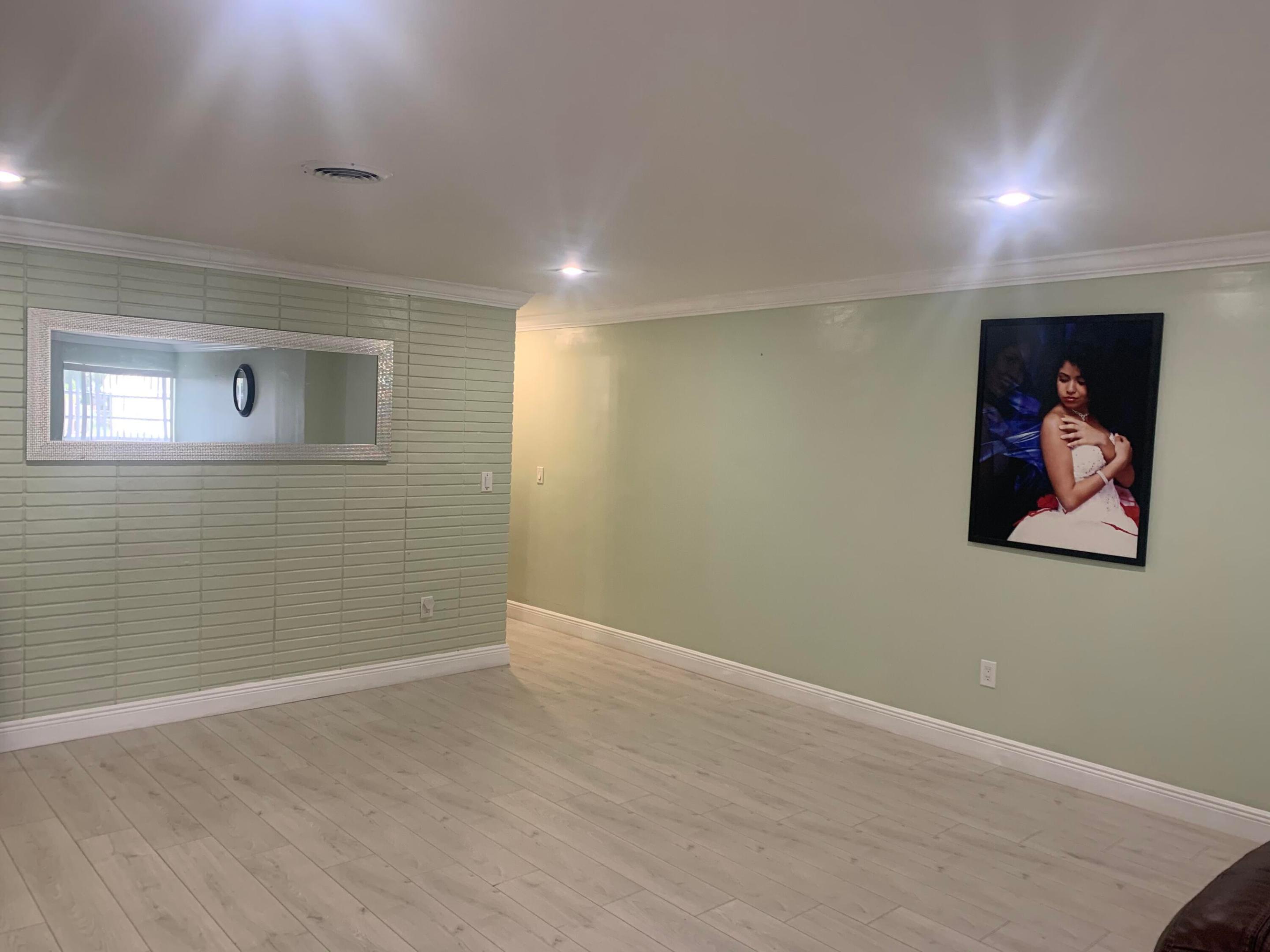 1345 Stoneway Lane