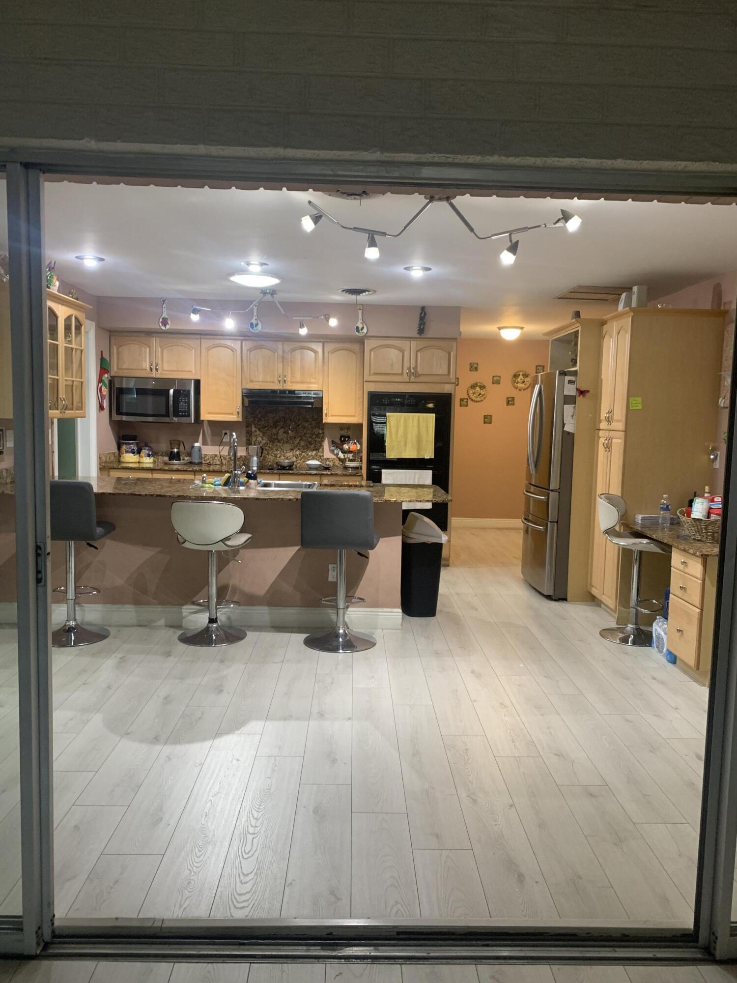 WYNNEWOOD ACRES 4 - Residential