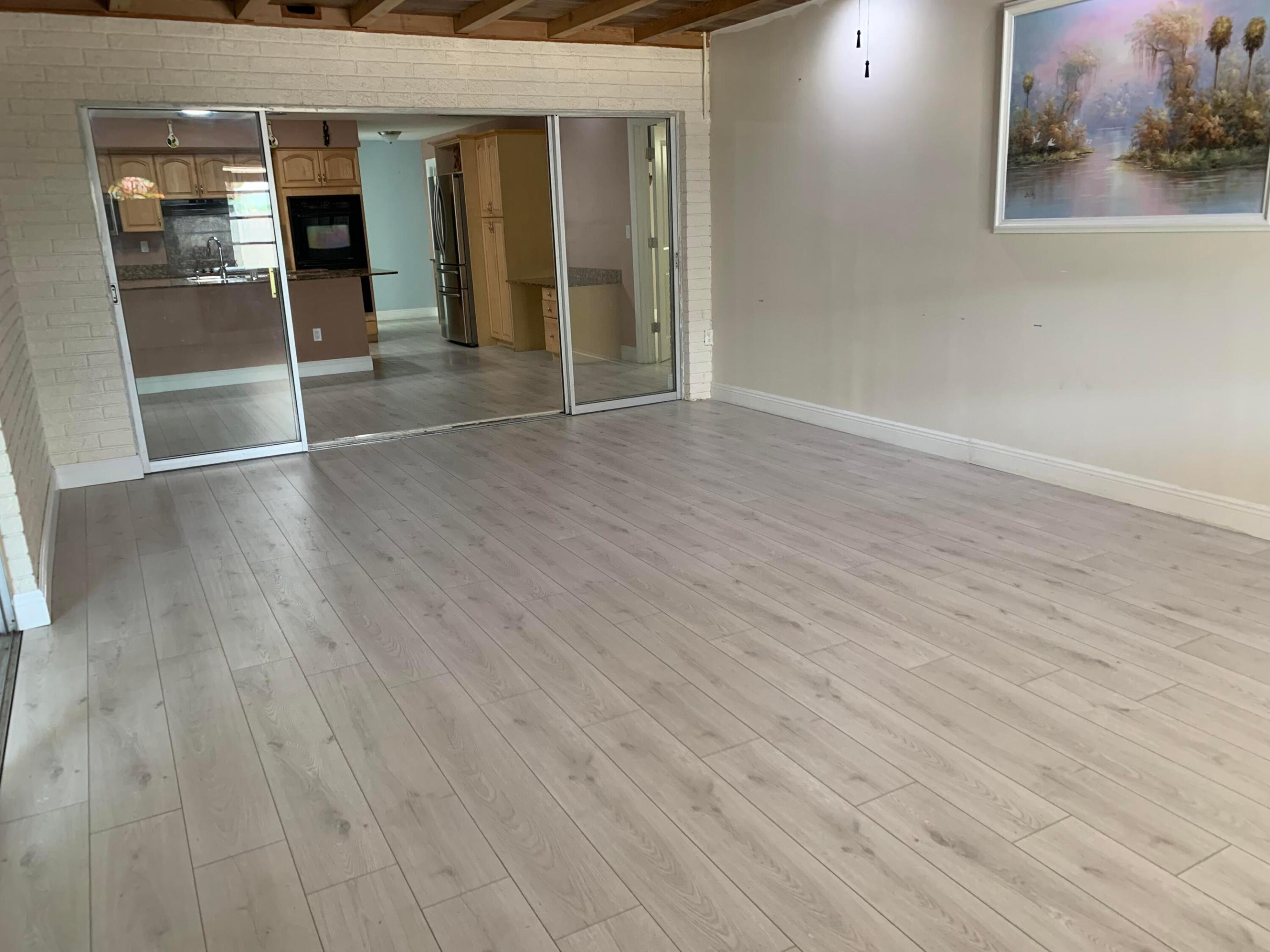 WYNNEWOOD ACRES 4 - Residential